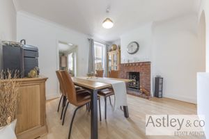 dining room- click for photo gallery